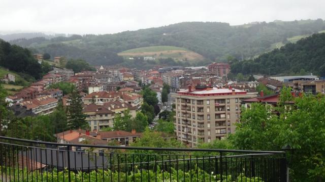 Vista general del pueblo de Beasain / J.M. Ochoa de Olza Vista general del pueblo de Beasain