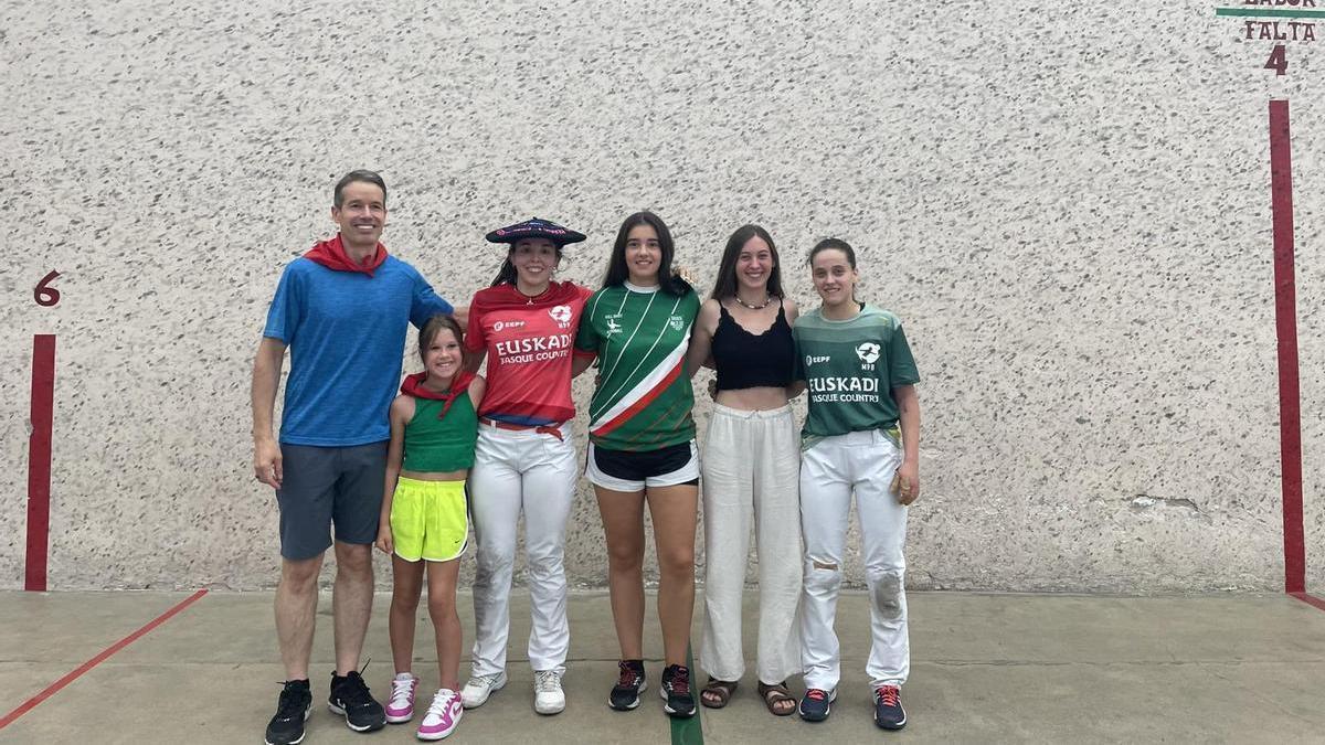 Olatz Arrizabalaga, con la txapela de campeona en Boise (Idaho).