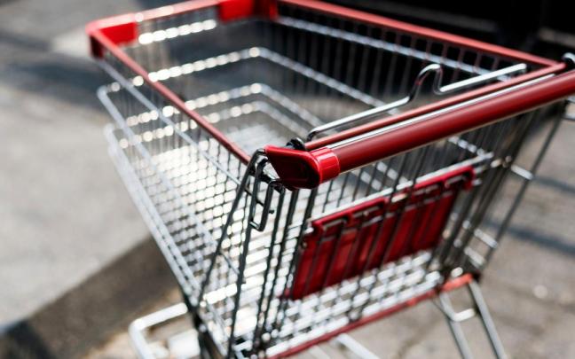 Un carro de la compra de lo más clásico. / Freepik Un carro de la compra de lo más clásico.