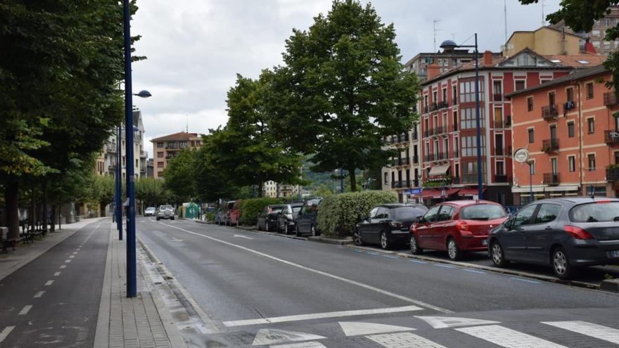 Tramo de la avenida de Navarra cerrado al tráfico