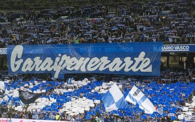 La afición realista, durante el partido de ida de las semifinales ante el Mirandés. / RUBEN PLAZA