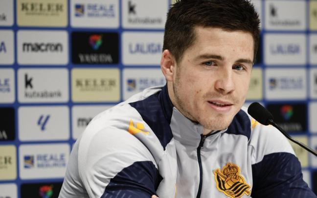 Zubeldia durante una rueda de prensa del año pasado. / JAVIER COLMENERO