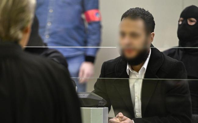 Salah Abdeslam durante el juicio por los atentados en Bruselas.
