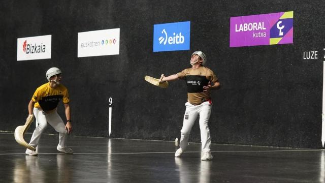 En imágenes: Final del Master Series de Durango de cesta entre Aritz Erkiaga-Atain y Urreisti-Lekerika.