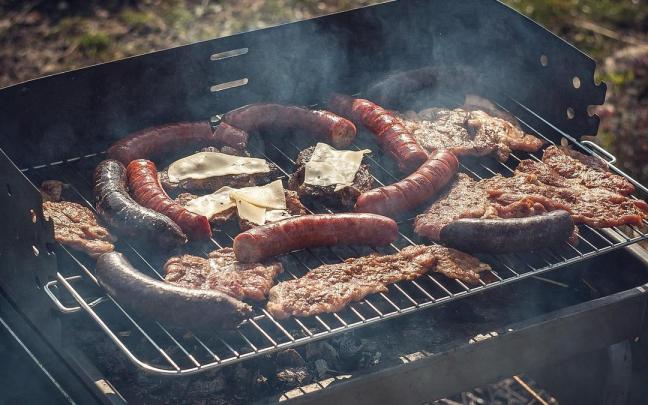 Morcilla y otros alimentos a la barbacoa