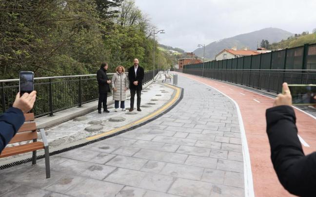 Tras la presentación, ha habido ocasion de realizar un pequeños recorrido por el paseo.