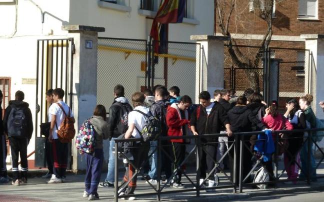 Ikastolen Elkartea solicitará a Educación la paralización del proceso de matriculación en los casos en los que considera se han realizado "desequilibrios" en el reparto del alumnado vulnerable. Ikastolen Elkartea solicitará a Educación la paralización del proceso de matriculación en los casos en los que considera se han realizado "desequilibrios" en el reparto del alumnado vulnerable.