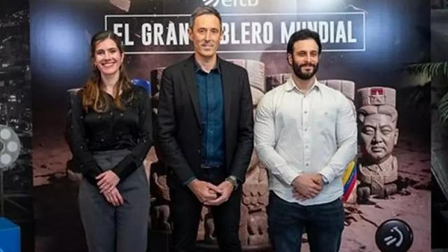 Natale Serón, Mikel Reparaz y Borja Macías, en el encuentro desarrollado en Bilbao.