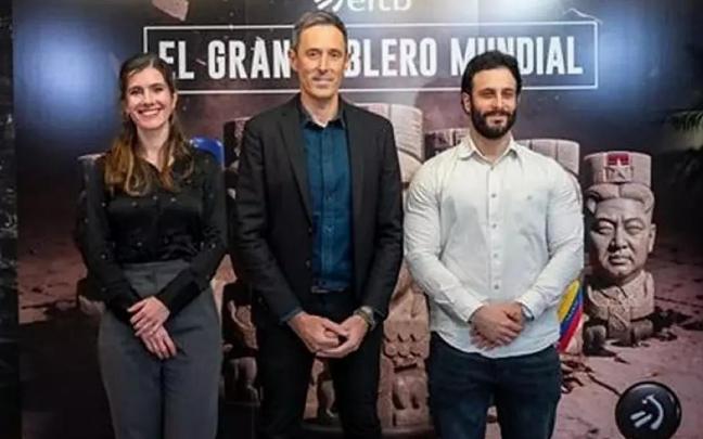 Natale Serón, Mikel Reparaz y Borja Macías, en el encuentro desarrollado en Bilbao.