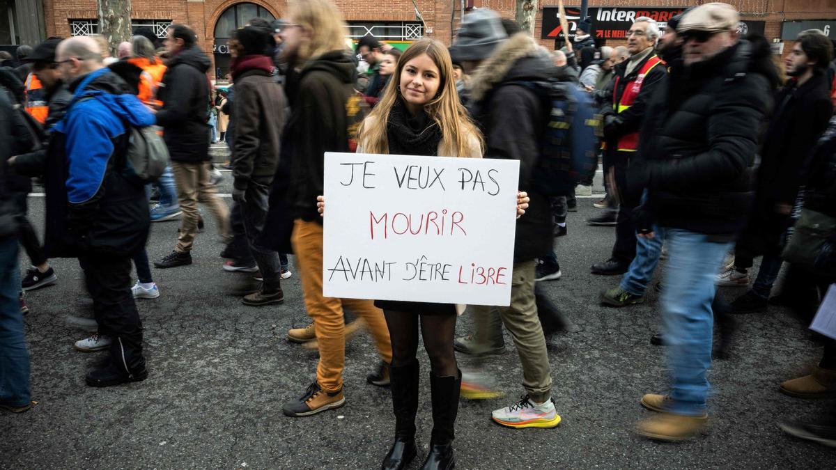 Protestas masivas en Francia contra la reforma de pensiones del Gobierno de Macron