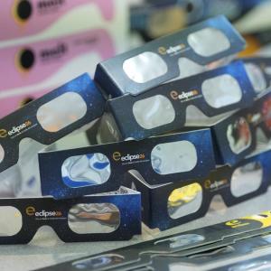 Gafas para ver el eclipse solar