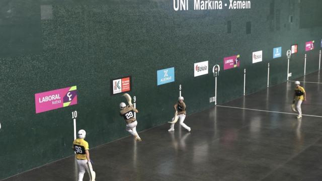 En imágenes: Segunda jornada del Grand Slam de Markina-Xemein de cesta. Javier-Zabala contra Urreisti-Gorka.