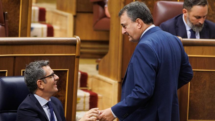 Bolaños y Esteban, en una sesión plenaria en el Congreso.