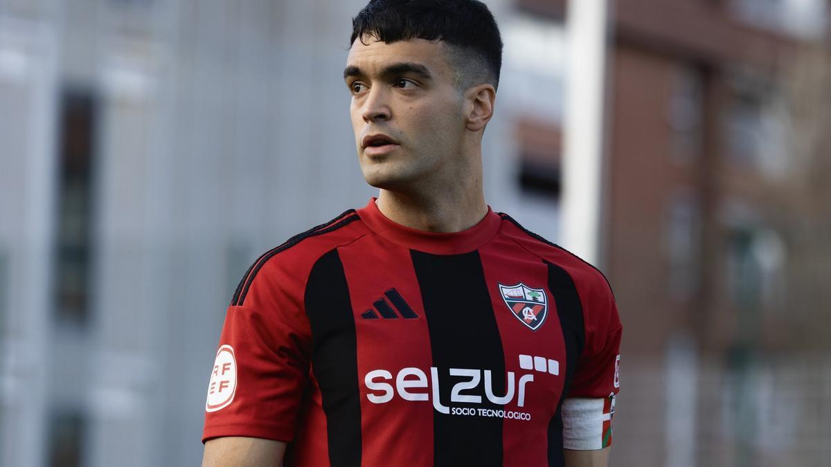 Paul Álvarez en un partido con el Arenas