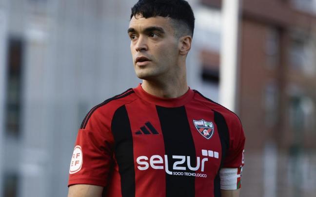 Paul Álvarez en un partido con el Arenas