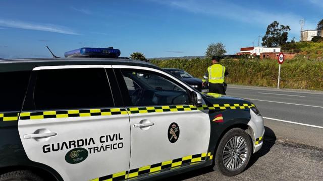 Coche de la Guardia Civil de Tráfico en una foto de archivo