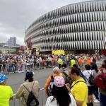 Expectación en la explanada de San Mamés por el inicio del Tour
