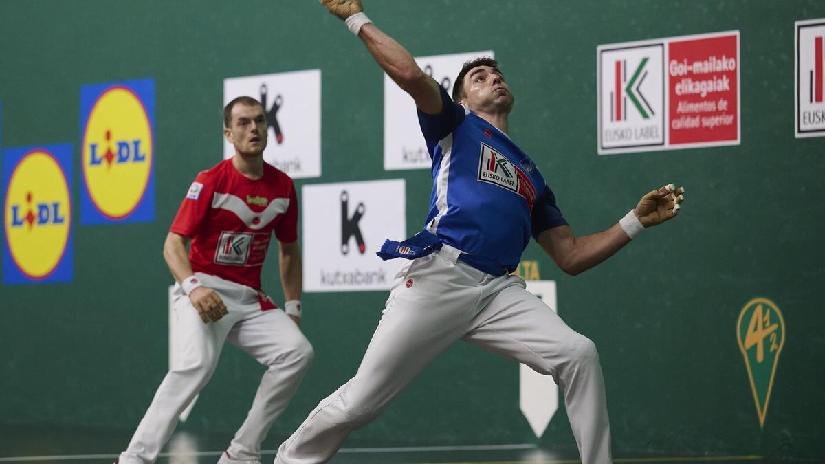 Peio Etxeberria se impone a Unai Laso en la segunda jornada de la liguilla de cuartos de final del Cuatro y Medio en el Labrit.