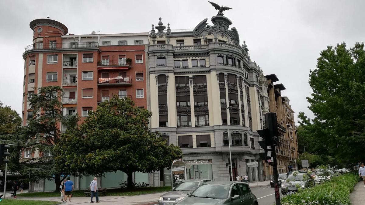 Edificio de viviendas en una calle de Donostia