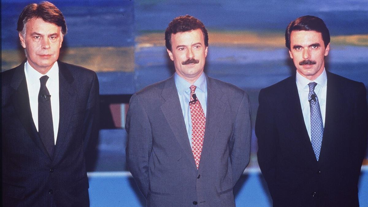 Felipe González y José María Aznar, en el debate que protagonizaron en 1993.