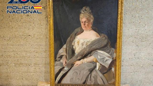 La pintura principal es un retrato de Isabel de Borbón y Borbón 'La Chata', hija de Isabel II.