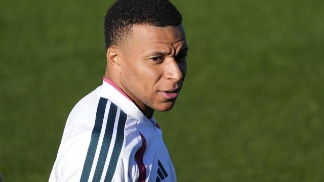 Kylian Mbappé durante un entrenamiento con el Real Madrid.