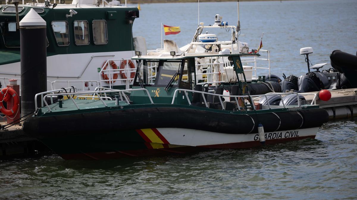 Una embarcación de la Guardia Civil de Huelva