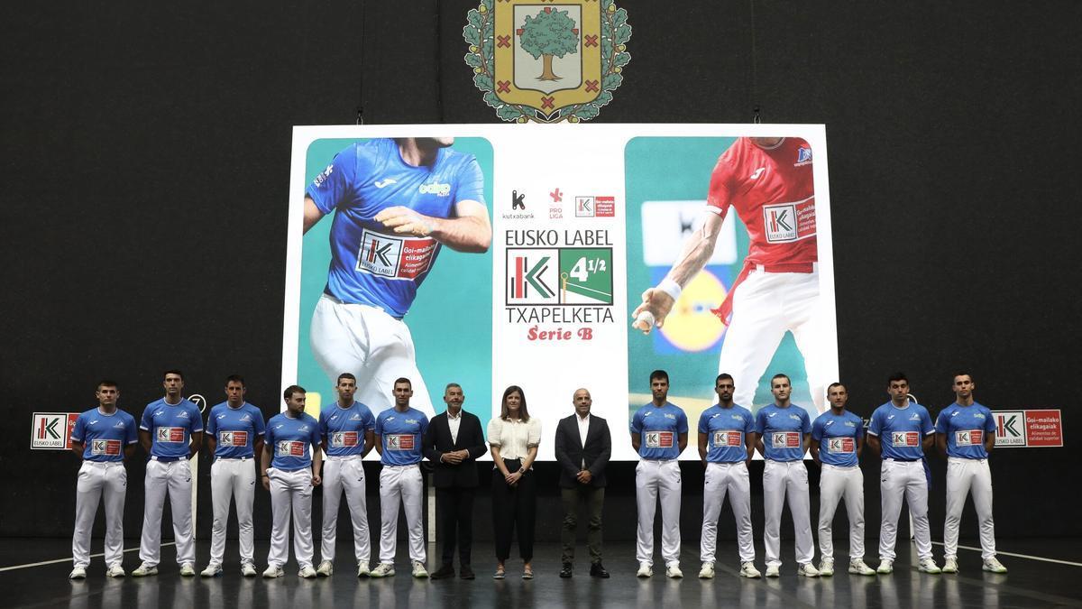Presentación de los campeonatos del Cuatro y Medio Serie A y Serie B
