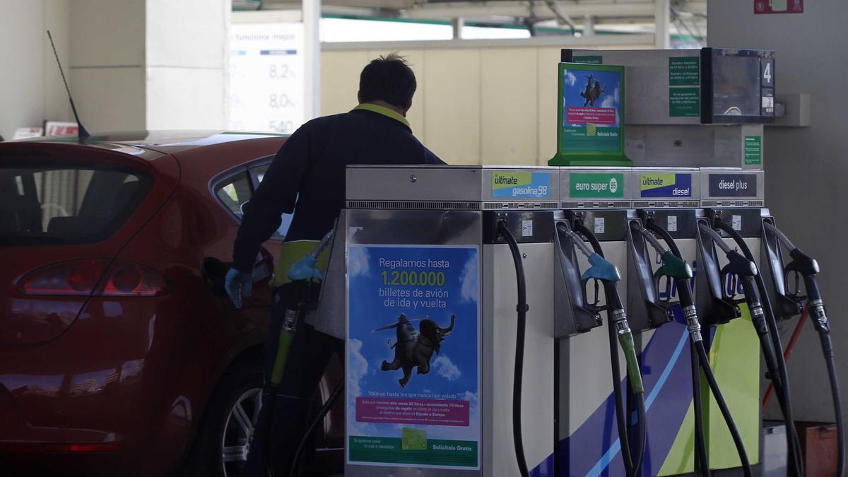 Imagen de archivo de una gasolinera