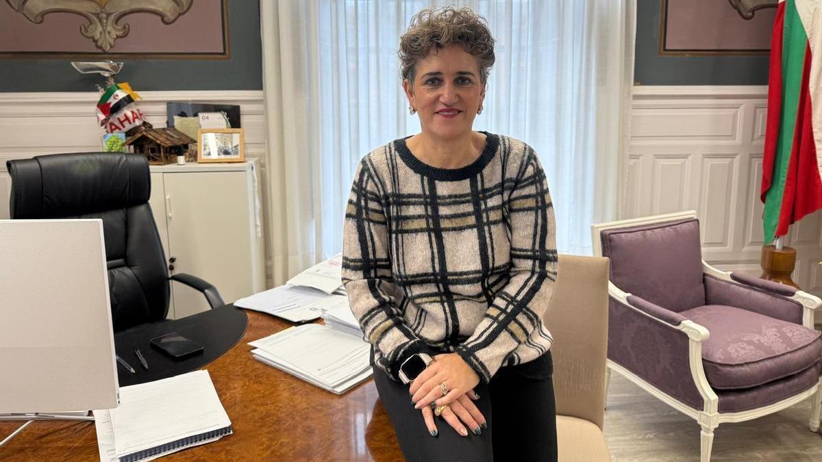 La alcaldesa de Azkoitia se reafirma que su postura en la negociación de los presupuestos y considera que ha sido correcta.