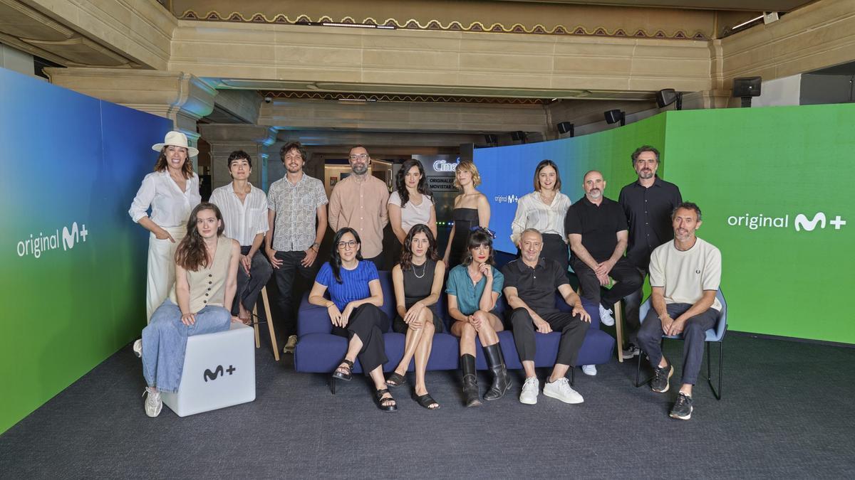 Responsables de los nuevos proyectos de Movistar Plus+, entre ellos Alauda Ruiz de Azúa (sentada, segunda por la izquierda)