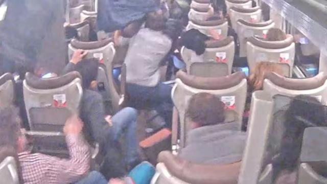 Interior del tren Iryo de Adamuz en el momento del accidente.