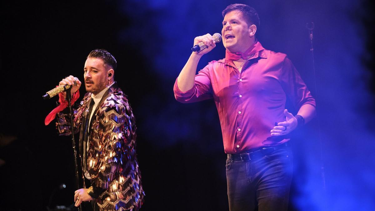 Andy (a la izquierda) y Lucas, ya con su nueva nariz, en marzo de este año en Pamplona.