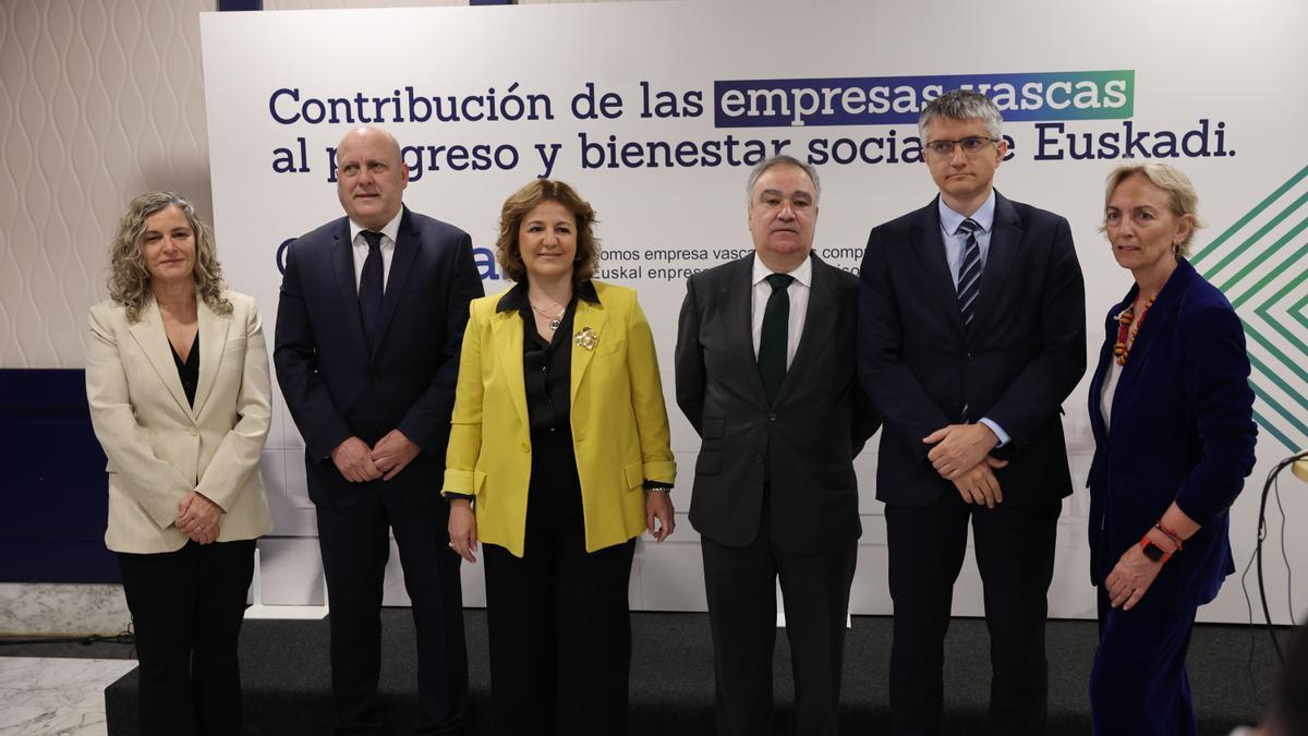 Los responsables de Confebask, en la presentación del informe.