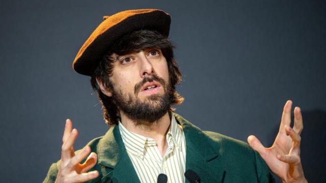 El escritor David Uclés tras ganar el 82º Premio Nadal con 'La ciudad de las luces muertas'