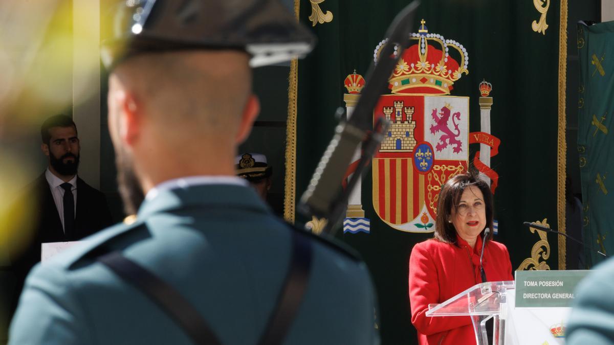 La ministra de Defensa, Margarita Robles, interviene durante la toma de posesión de la nueva directora de la Guardia Civil.