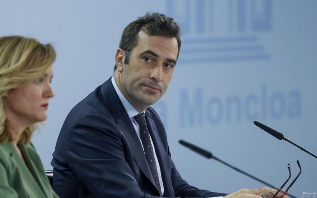 El ministro Carlos Cuerpo durante la rueda de prensa posterior al Consejo de Ministros. / EFE El ministro Carlos Cuerpo durante la rueda de prensa posterior al Consejo de Ministros.