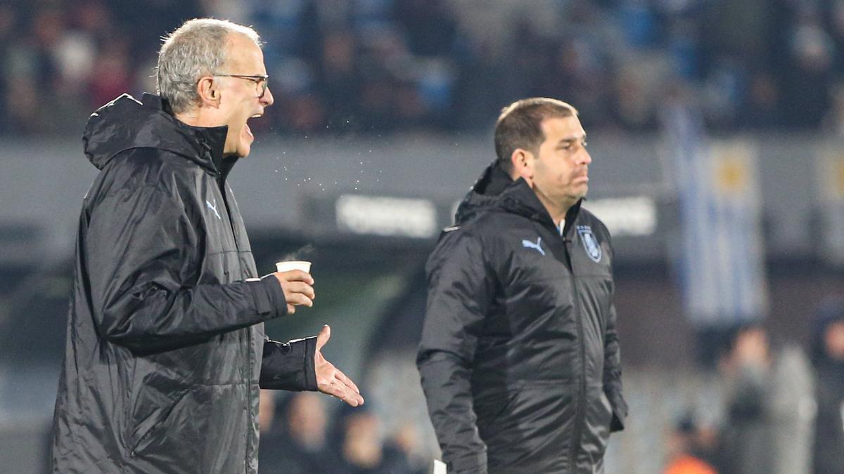 Marcelo Bielsa, en su primer partido como seleccionador de Uruguay.