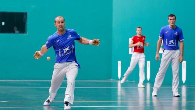 Ezkurdia y Gabirondo doblegan a Elordi-Rezusta en la primera eliminatoria de San Fermín en Iruñea.