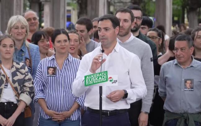 Imanol Pradale interviene en el mitin en Rekalde.