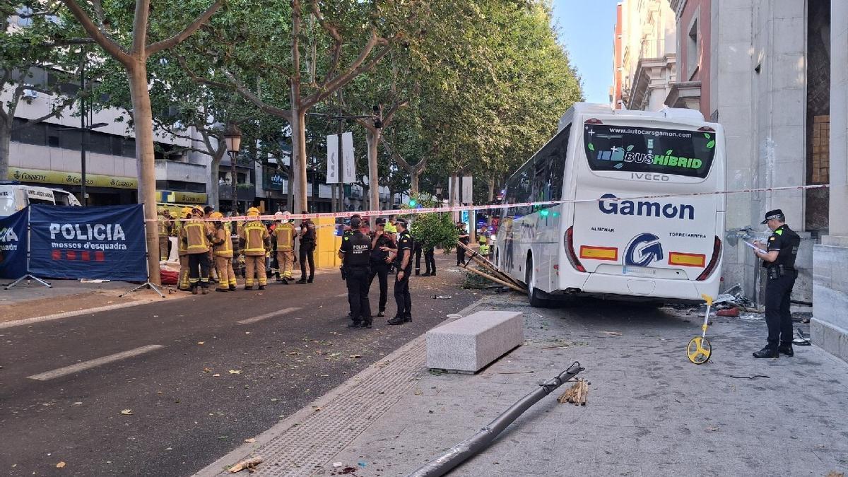 Imagen del autobús que ha sufrido un accidente que se ha saldado con 35 heridos