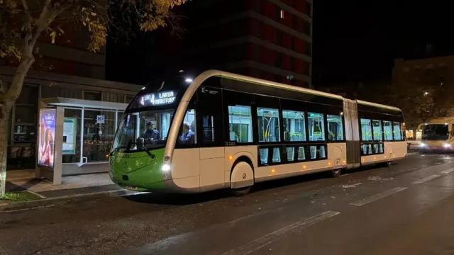 Gasteizko Tuvisak bere historiako urririk onena izan du, 1,85 milioi bidaiarirekin.