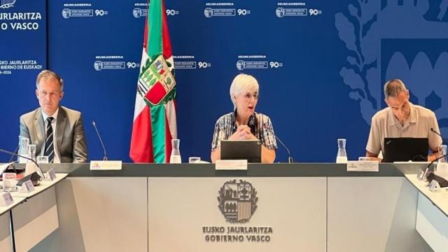La directora de Emakunde, Miren Elgarresta, ha presidido la Comisión Interdepartamental para la Igualdad de Mujeres y Hombres
