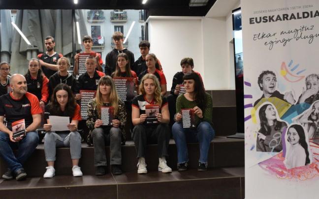 Hiztegiaren aurkezpena Lekuona Fabrikan