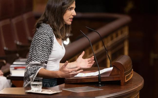 La secretaria general de Podemos, Ione Belarra, durante una sesión plenaria extraordinaria, en el Congreso de los Diputados, a 22 de julio de 2025.