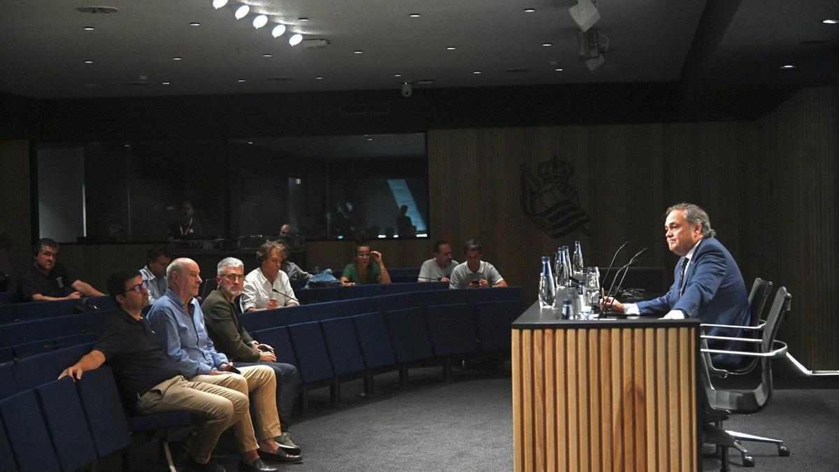 Jokin Aperribay, en la rueda de prensa de hoy. / PEDRO MARTÍNEZ