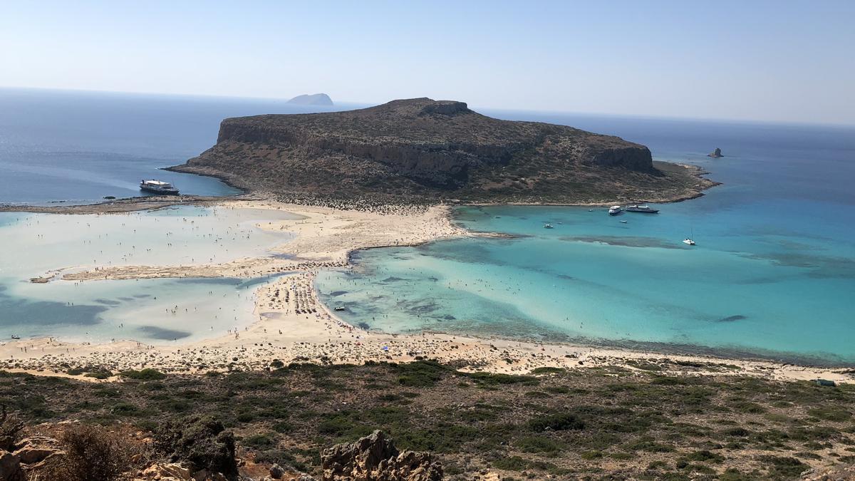 Esta laguna marina situada entre la península de Gramvousa y el cabo Tigani, que forma parte de la red Natura 2000 debido a su biodiversidad y protección de especies.
