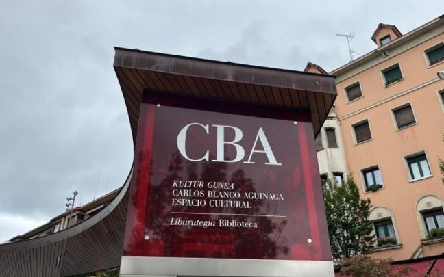 Foto de las instalaciones exteriores de la biblioteca CBA de Irun.