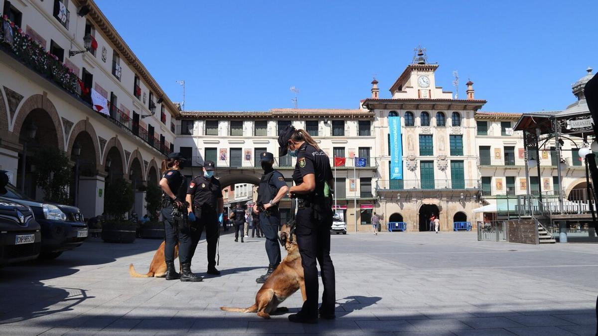 Policías nacionales en Tudela. Foto: Diario de Noticias