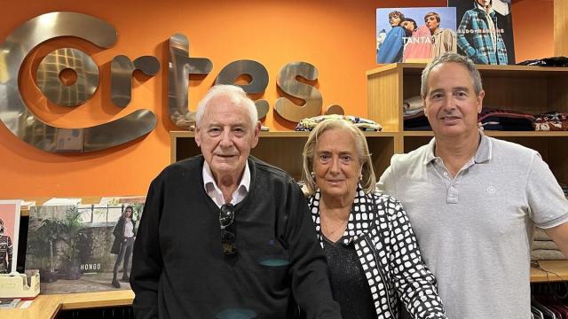 Vicente Cortés, Mari Carmen Ayestaran y Juan Alberto Cortés.